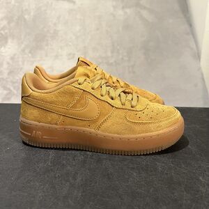 Nike Air Force 1 Low Shoes Youth Size 3.5Y Wheat Flax Suede BQ5485-700 Sneakers